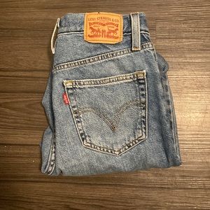Levi’s High Wasted Mom Jeans